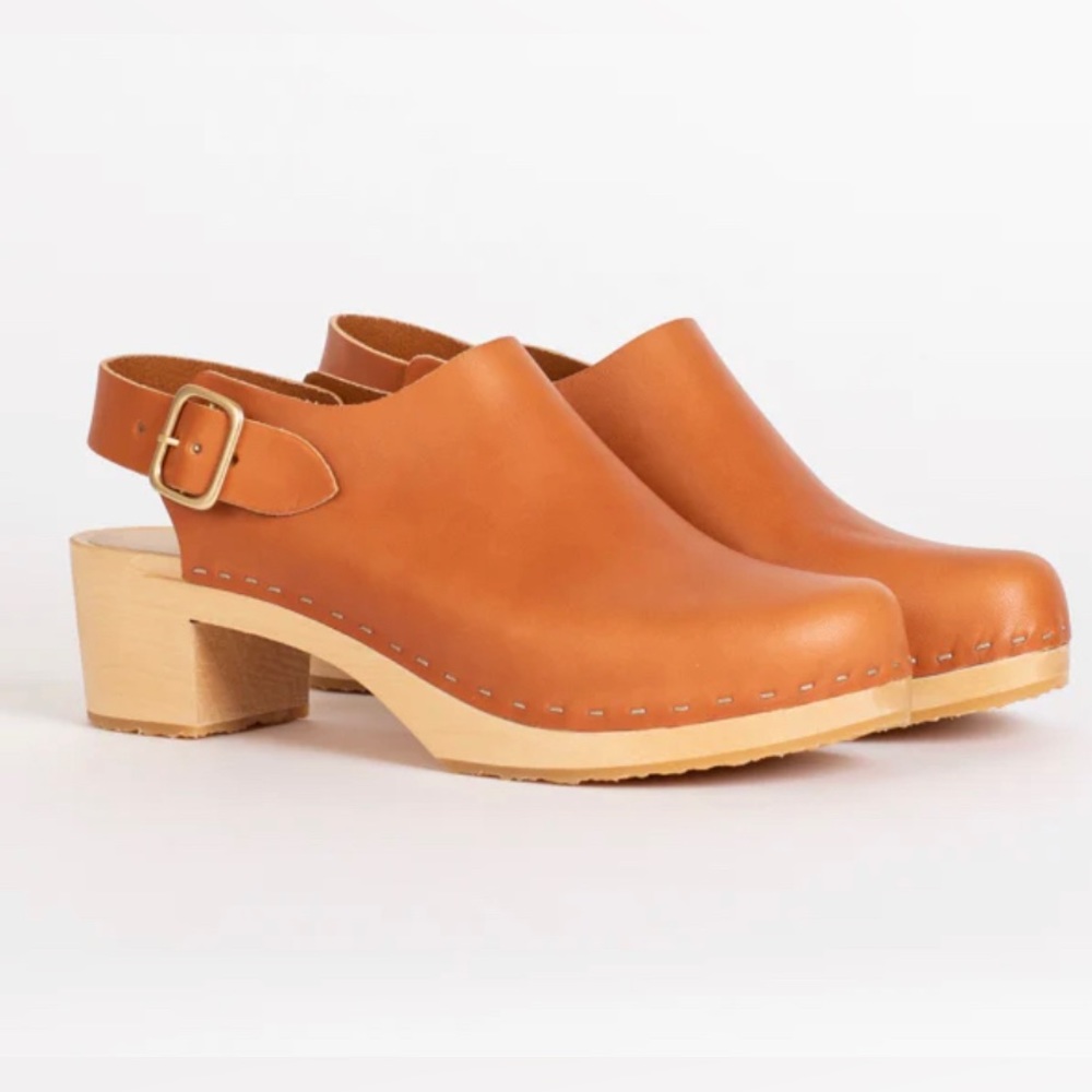 Bryr Clogs - Daphne in Whiskey Leather